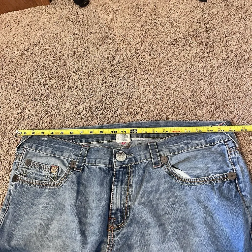 True Religion Straight Leg Big Bobby T Light Wash Blue Denim Jeans 42x33 (42x32)